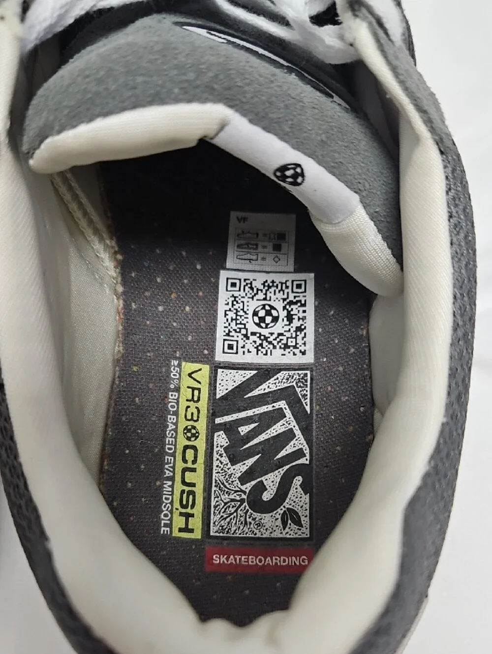 Vans Wayvee Mens 12 Grey White Black Suede Mesh Skate Shoes Sneakers